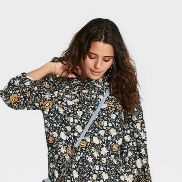 Universal Thread Women’s Long Sleeve Midi Dress - Picture 2 of 8